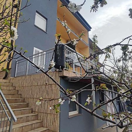 Apartments New Charming Сен Екстериор снимка