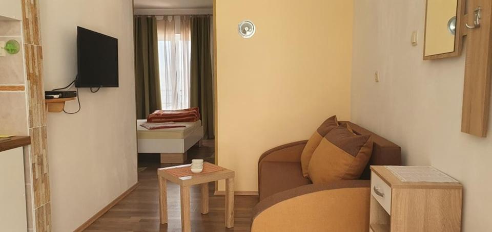 Apartments New Charming Сен Екстериор снимка