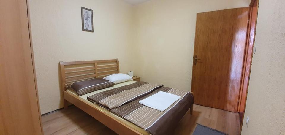 Apartments New Charming Сен Екстериор снимка