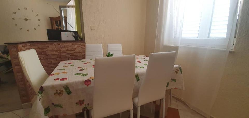 Apartments New Charming Сен Екстериор снимка
