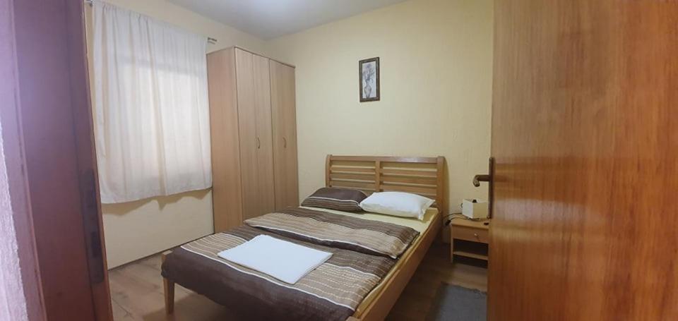 Apartments New Charming Сен Екстериор снимка