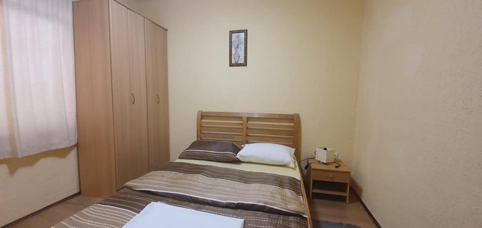 Apartments New Charming Сен Екстериор снимка