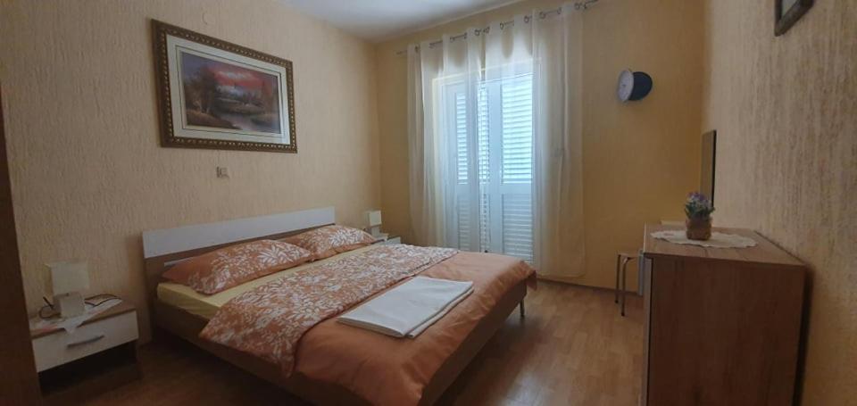 Apartments New Charming Сен Екстериор снимка