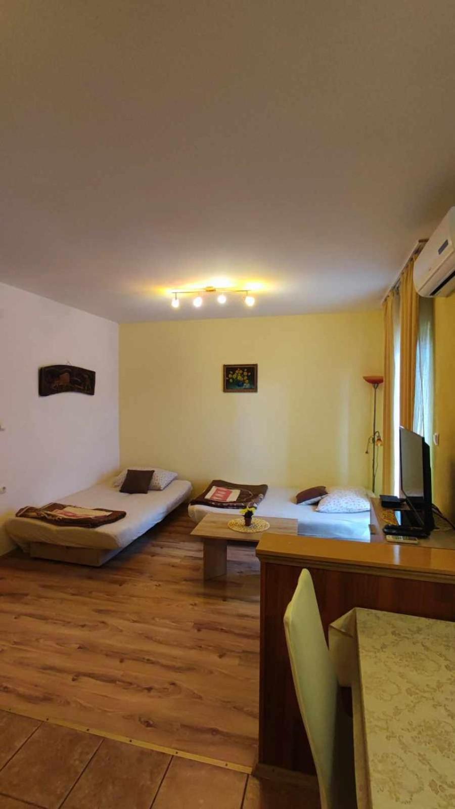 Apartments New Charming Сен Екстериор снимка