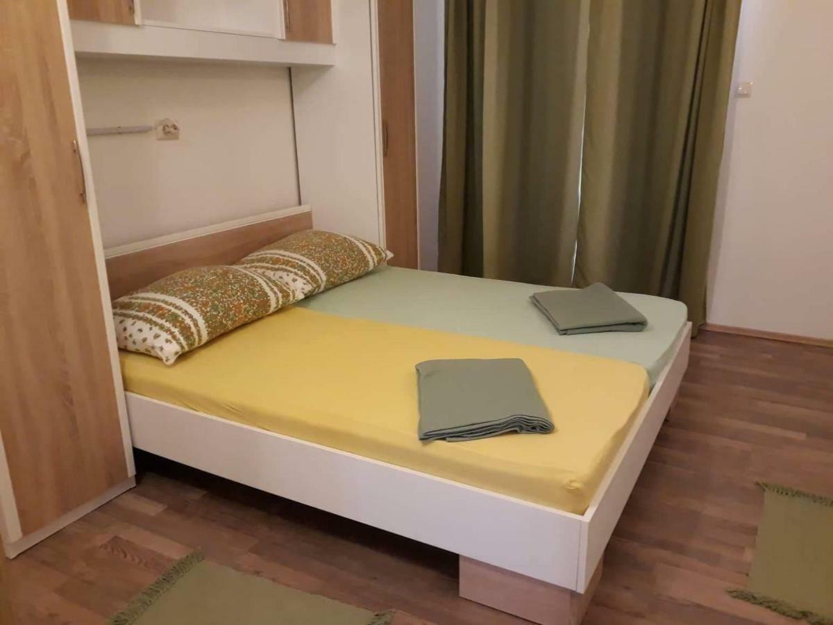 Apartments New Charming Сен Екстериор снимка